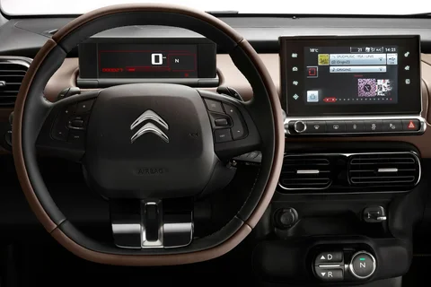 Citroen C4 Cactus BlueHDi 100 Live 2015 view 3