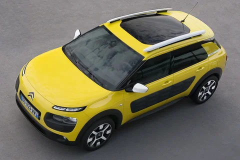 Citroen C4 Cactus BlueHDi 100 Live 2015 view 5