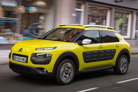 Citroen C4 Cactus BlueHDi 100 Live 2015 view 9