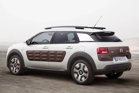 Citroen C4 Cactus BlueHDi 100 Live 2015 view 11