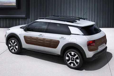 Citroen C4 Cactus BlueHDi 100 Live 2015 view 12