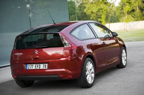 Citroen C4 Coupé 1.4 16V Image 2008 view 2