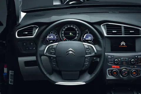 Citroen C4 VTi 120 Exclusive 2010 view 7
