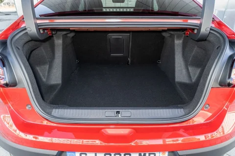 Citroen C4 X PureTech 130 Max 2023 view 8