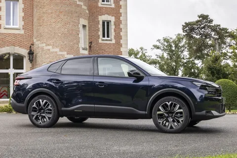 Citroen C4 ë-C4 X 54kWh 156 Plus 2024 view 3