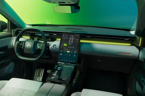 Citroen C5 Aircross ë-C5 Aircross Comfort Range Plus 2025 view 4