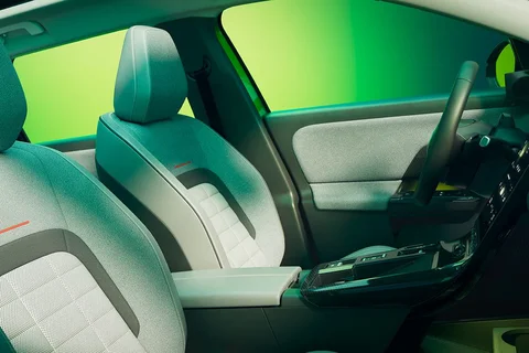 Citroen C5 Aircross ë-C5 Aircross Comfort Range Plus 2025 view 5