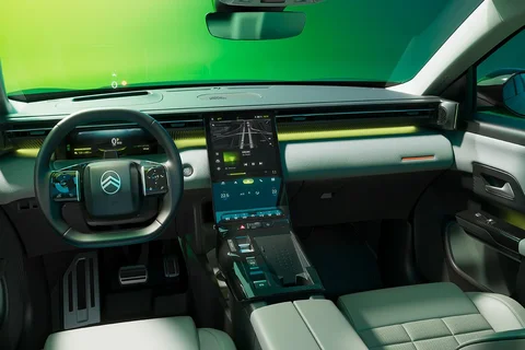 Citroen C5 Aircross ë-C5 Aircross Comfort Range Plus 2025 view 6