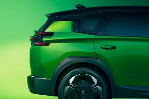 Citroen C5 Aircross ë-C5 Aircross Comfort Range Plus 2025 view 10