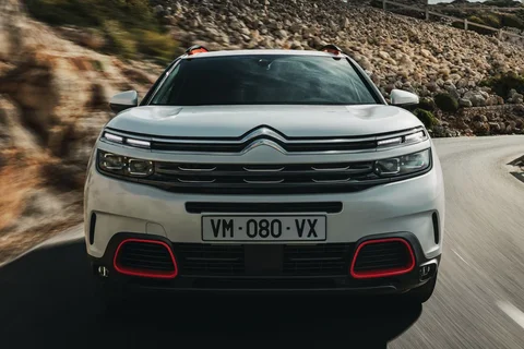 Citroen C5 Aircross PureTech 130 Live 2019 view 8
