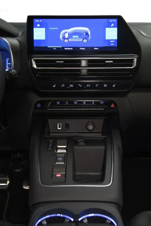 Citroen C5 Aircross PureTech 130 Plus 2023 view 3