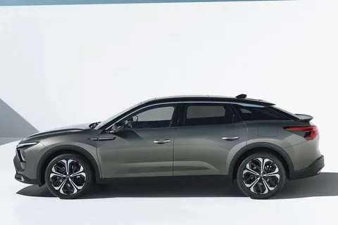 Citroen C5 X Plug-in Hybrid 180 Max 2024 view 2