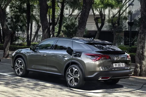 Citroen C5 X Plug-in Hybrid 180 Max 2024 view 8