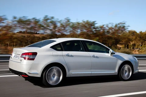Citroen C5 VTi 120 Selection 2011 view 3
