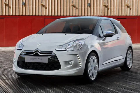 Citroen DS3 1.4 VTi Chic 2010 view 5