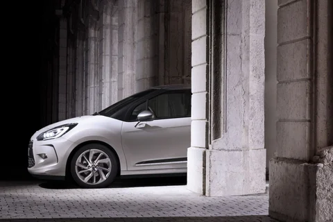 Citroen DS3 BlueHDi 100 So Chic 2014 view 9