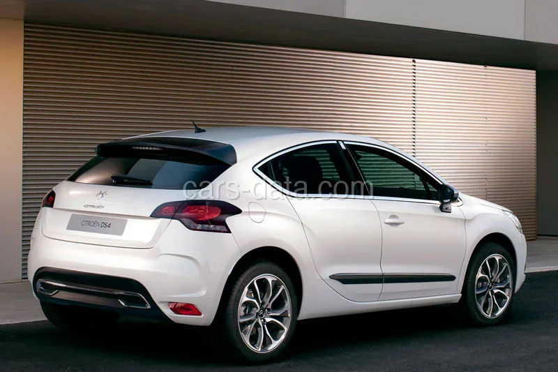 Citroen DS4 PureTech 130 Business 2014 front view