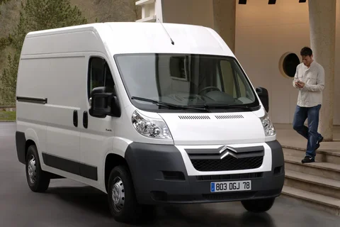 Citroen Jumper 33 L2H2 HDi 110 2012 view 3
