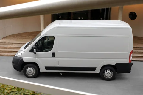 Citroen Jumper 33 L2H2 HDi 110 2012 view 4