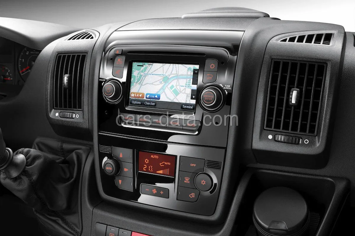 Citroen Jumper Combi Comfort 33 L2H2 HDi 150 2014 front view