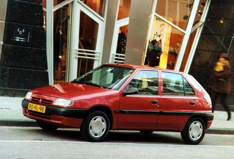 Citroen Saxo 1.4i VSX 1996 view 3