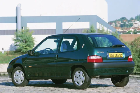 Citroen Saxo 1.1i First 2002 view 4