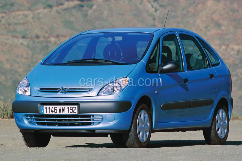 Citroen Xsara Picasso 2.0i 16V Différence 2003 front view