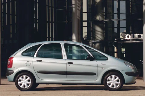 Citroen Xsara Picasso 2.0i 16V Différence 2003 view 9
