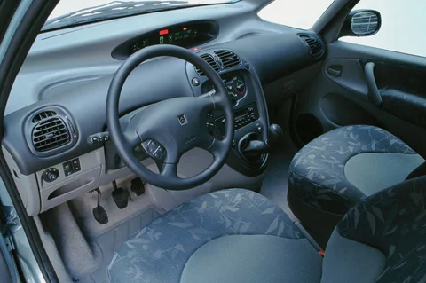 Citroen Xsara Picasso 2.0i 16V Différence 2003 view 7