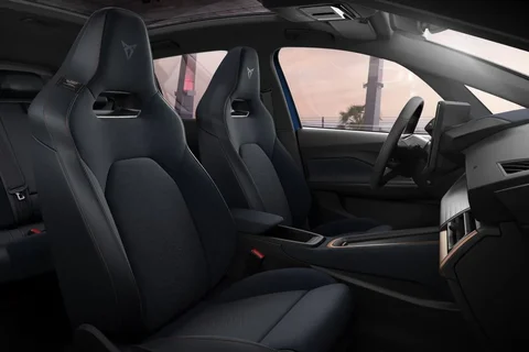Cupra Born 59kWh 170kW Performance 2024 view 2