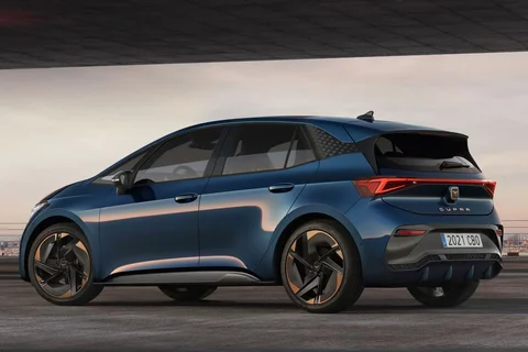 Cupra Born 59kWh 170kW Performance 2024 view 6