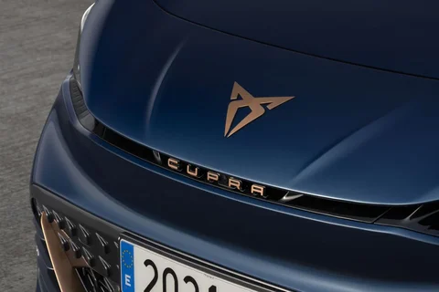 Cupra Born 59kWh 170kW Performance 2024 view 7