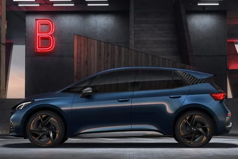 Cupra Born 59kWh 170kW Performance 2024 view 9