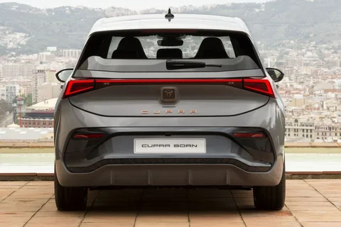 Cupra Born 59kWh 170kW Performance 2024 view 10