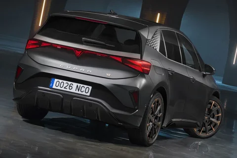 Cupra Born 58kWh 140kW Business 2026 hatchback view 5