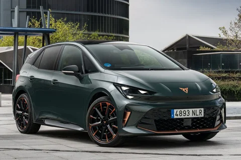 Cupra Born 58kWh 140kW Business 2026 hatchback view 1