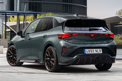 Cupra Born 2021 هاتشباك منظر أمامي