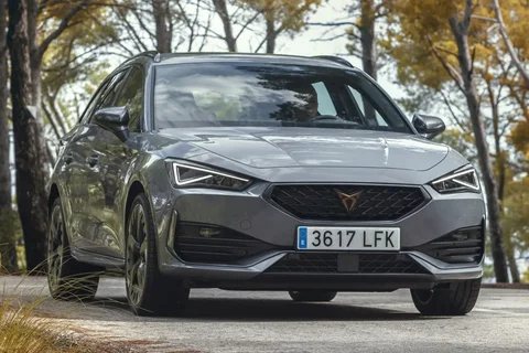 Cupra Leon Sportstourer 1.4 e-Hybrid VZ Performance 2020 view 3