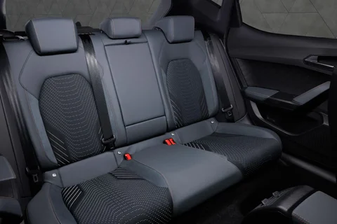 Cupra Leon 1.5 e-Hybrid Essential 2024 view 6