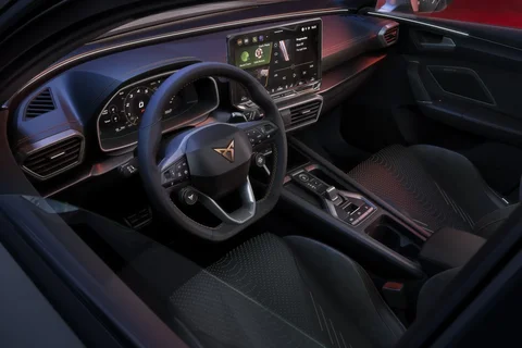 Cupra Leon 1.5 e-Hybrid Essential 2024 view 9