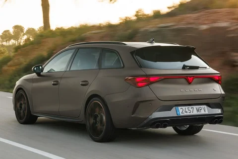 Cupra Leon Cupra Leon Sportstourer 1.5 e-Hybrid VZ Extreme 2024 front view