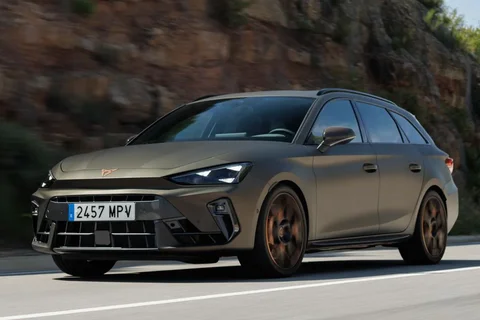 Cupra Leon Sportstourer 1.5 e-Hybrid Essential 2024 view 9