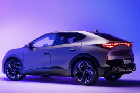 Cupra Tavascan 77kWh 210kW Essential 2024 view 2