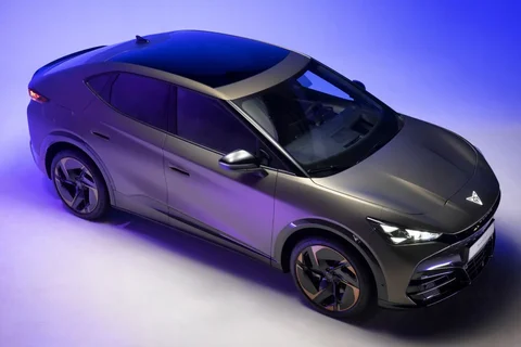 Cupra Tavascan 77kWh 210kW Essential 2024 view 3
