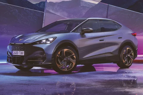 Cupra Tavascan 77kWh 210kW Essential 2024 view 4