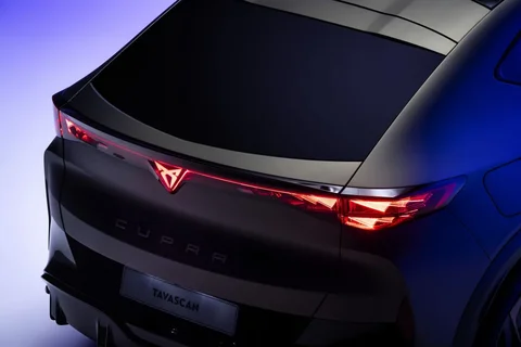 Cupra Tavascan 77kWh 210kW Essential 2024 view 8