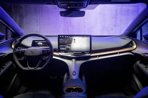 Cupra Tavascan 77kWh 210kW Essential 2024 view 9