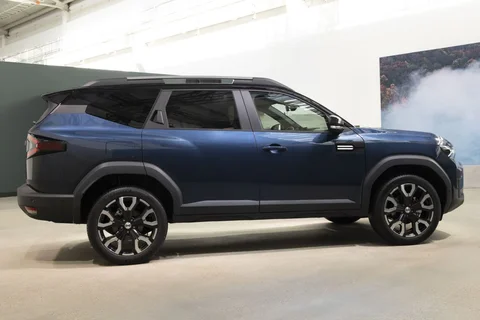 Dacia Bigster hybrid 155 Expression 2025 view 2