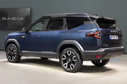 Dacia Bigster hybrid 155 Expression 2025 view 4