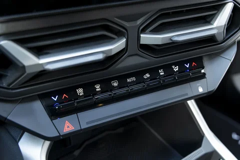 Dacia Bigster hybrid 155 Expression 2025 view 12